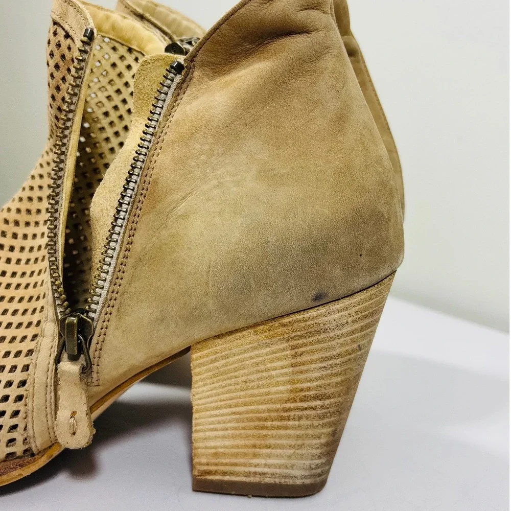 Paul Green Bonzai‎ Nubuck Perforated Laser Cut Ankle Boot Sz 5.5